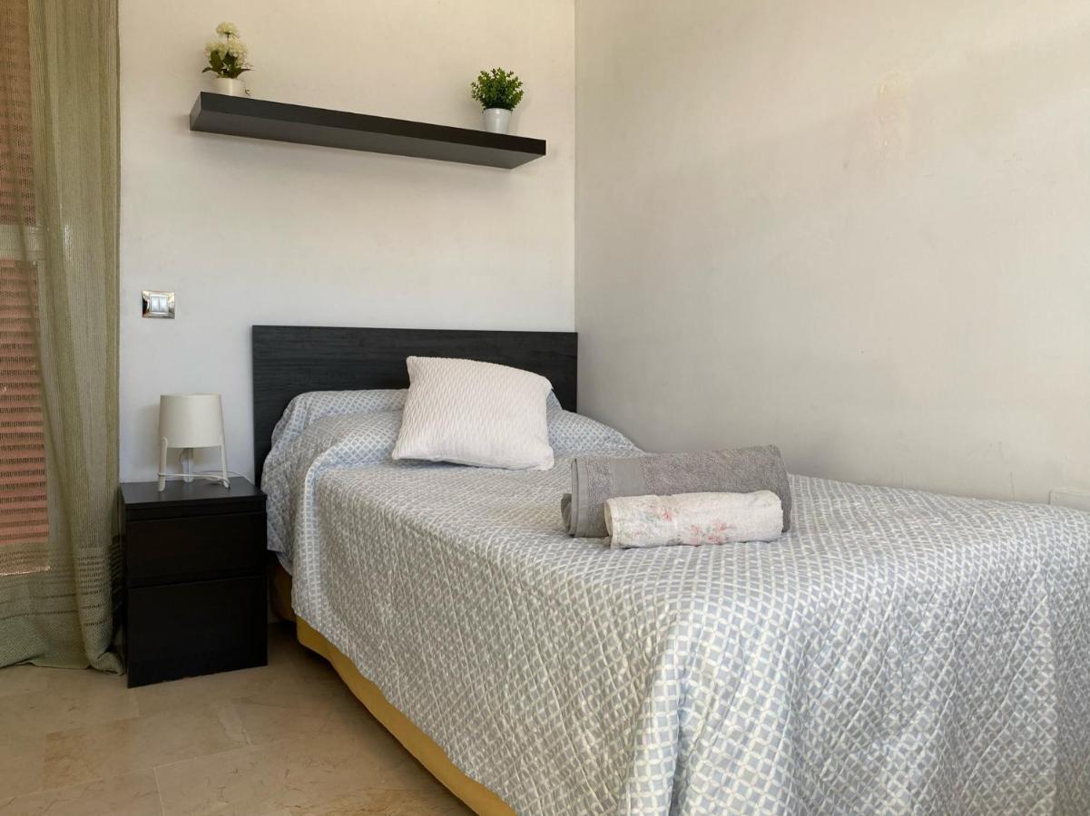Castilleja , Casa-Apartamento Cerca Centro Sevilla Wifi Familias Trabajo Garaje Castilleja de la Cuesta Dış mekan fotoğraf